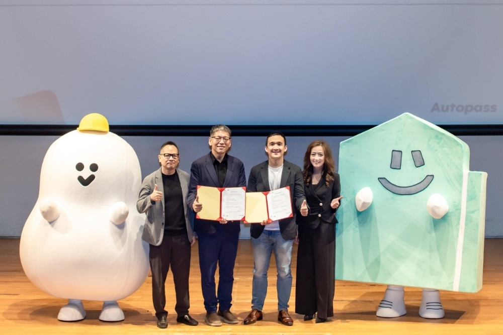 圖▲車麻吉 Autopass執行副總 張勝傳(左1)、與SONiCE 好友電創辦人 林松慶(左2）、車麻吉 Autopass執行長 余致緯 (右2)、SONiCE 好友電CEO 陳靖文 (右1）與雙方吉祥物合照。