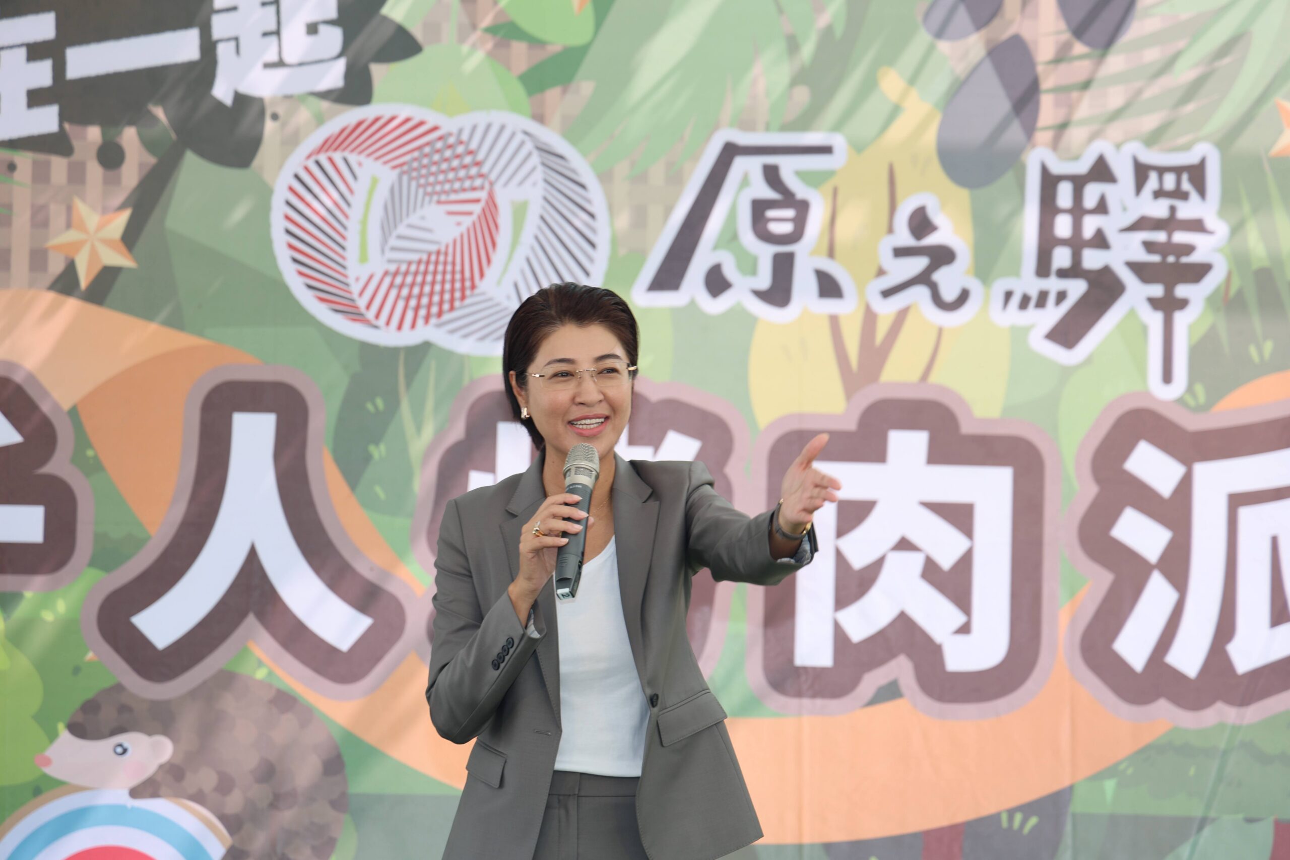 南投原之驛千人烤肉派對、獵人盃射箭賽及烤豬職人合作社揭牌、開業場面盛大 南投原之驛千人烤肉派對、獵人盃射箭賽及烤豬職人合作社揭牌、開業場面盛大