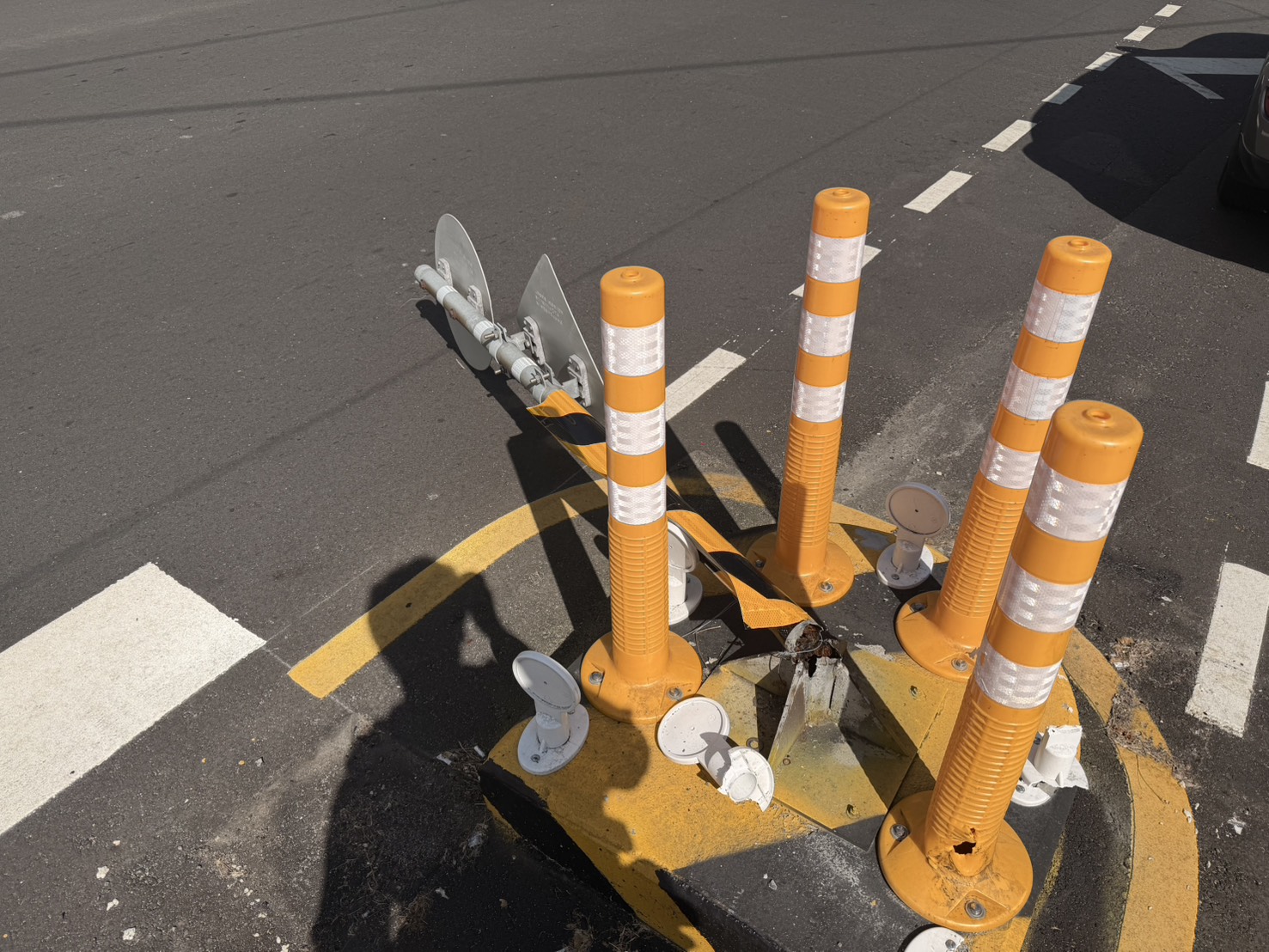 彰南路行人庇護島屢遭撞斷 公路局喊「已盡力防護」 - https://www.watchmedia01.com