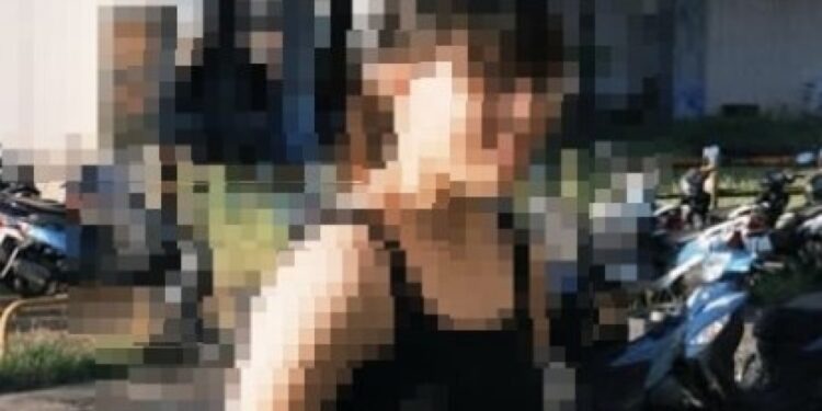 涉案女警相關影像，警方表示已即刻核予停職處分，並依規定啟動從嚴究責程序；