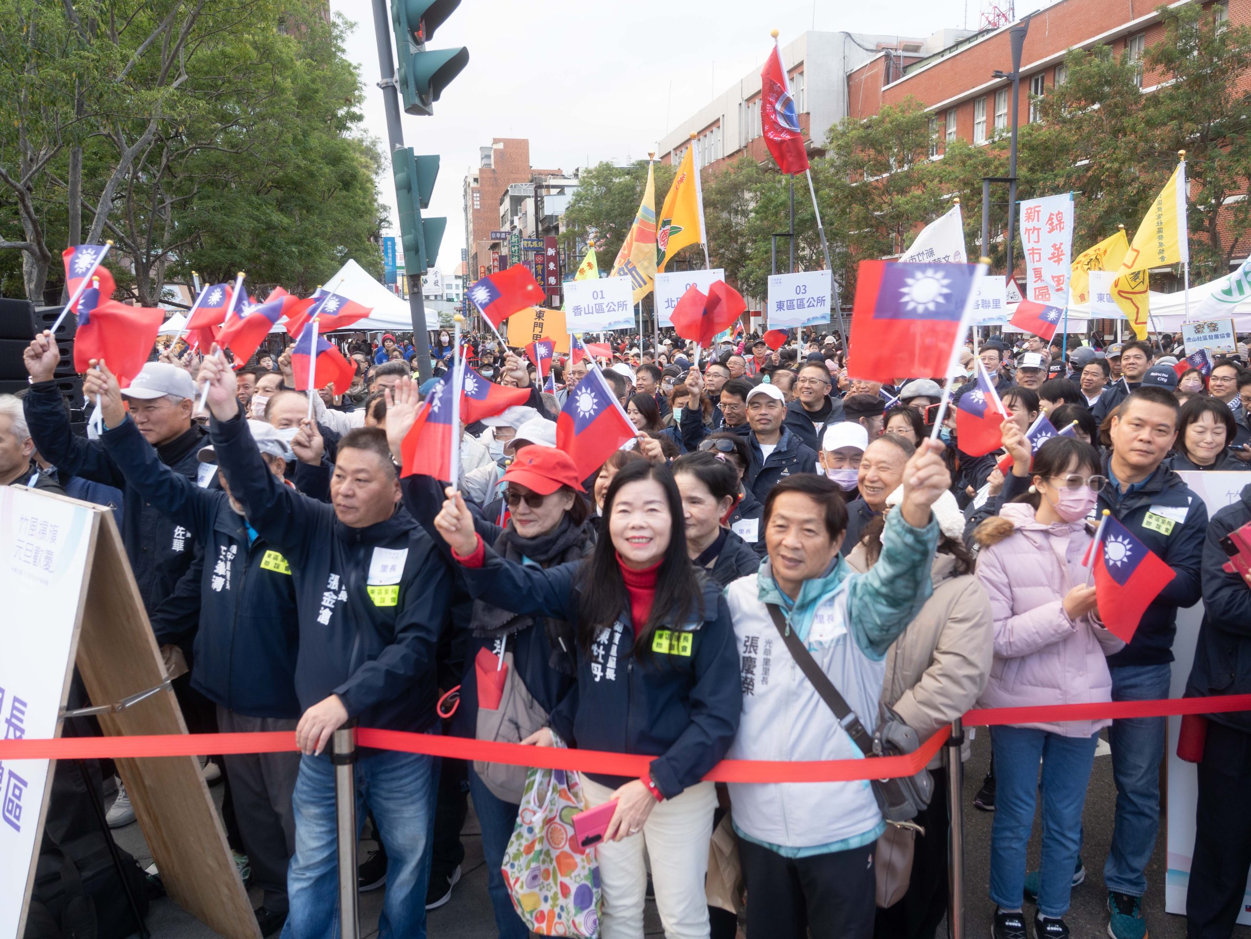 8 - 報新聞 Mega News