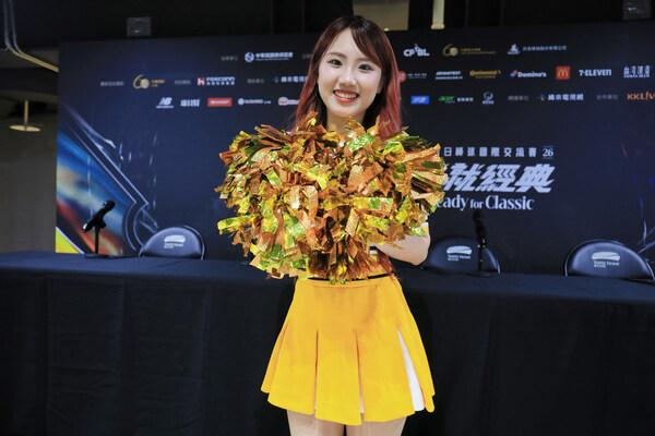 「Honeys」成員羿昕，歡迎台灣球迷前往福岡，既能現場應援徐若熙，也能體驗軟銀鷹主場的獨特魅力。