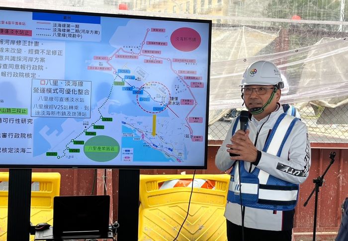 《圖說》市長侯友宜勉勵工程團隊。〈捷運局提供〉