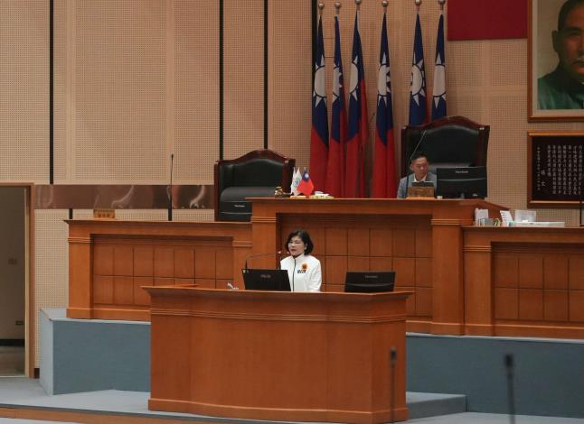縣長張麗善於雲林縣議會施政報告。