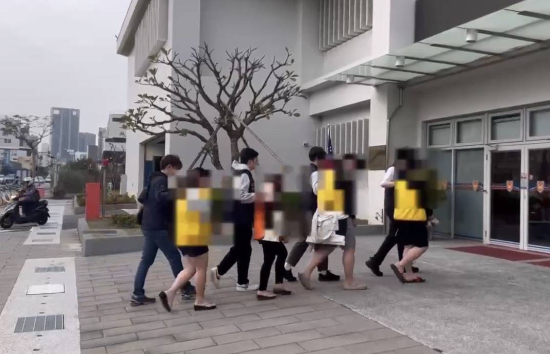 警方逮天道盟詐騙集團成員到案。翻攝畫面