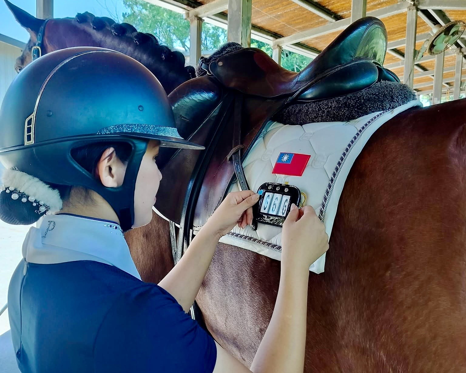 馬術運動的訓練，能把一個人慢慢磨成穩定、細膩、能承擔責任的樣子。